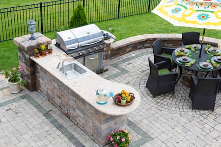 Outdoor Kitchens To Elevate Your Hosting